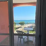 Hotel de apartamente Carina
