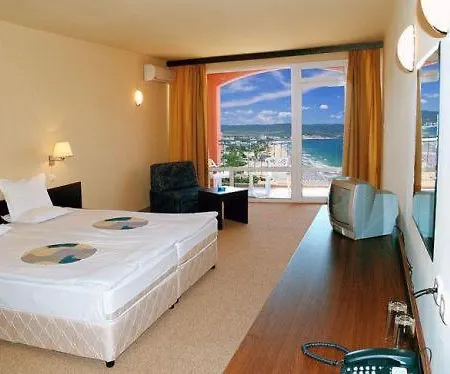 Aparthotel Carina