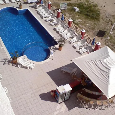 Carina Aparthotel 3*