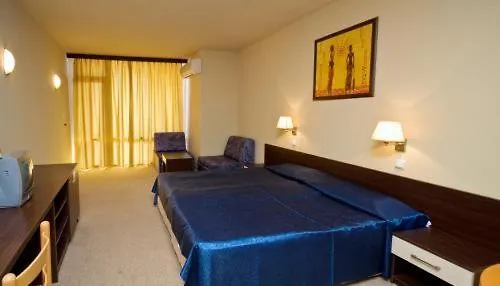 Carina Aparthotel 3*
