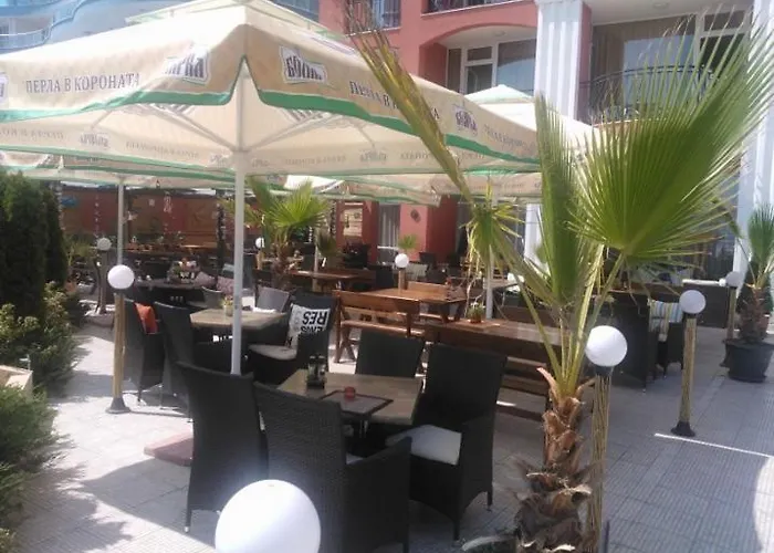 Carina Aparthotel 3*