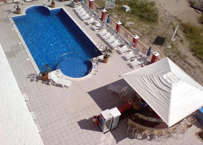 Carina Aparthotel 3*