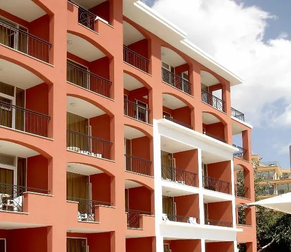 Carina Aparthotel 3*