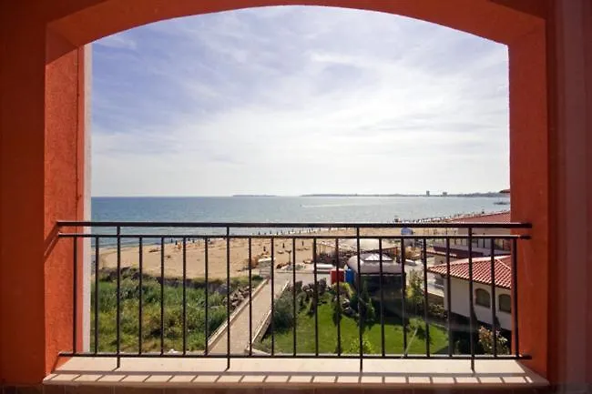 Carina Aparthotel 3*