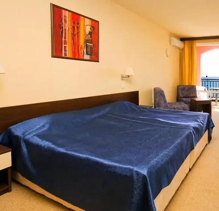 מלון דירות Carina סאני ביץ'